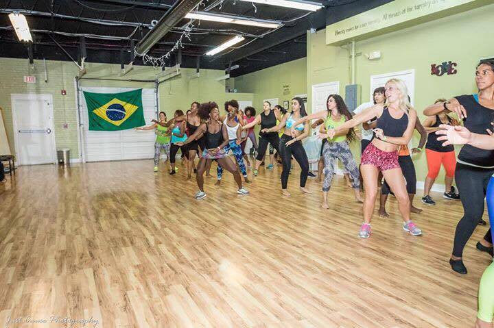 Samba Classes with Team Queen Egili Oliveira - BrazilCarnivalShop